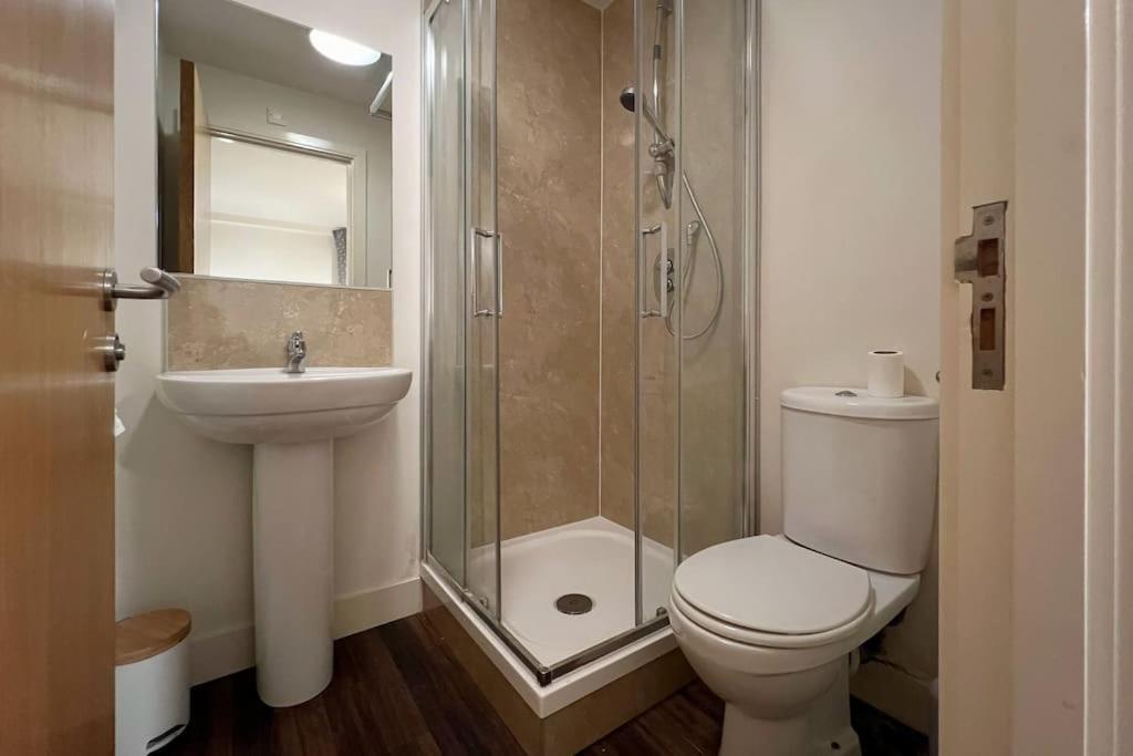 Apartment Spacious 2 Bed In Center - Free Secure Parking *