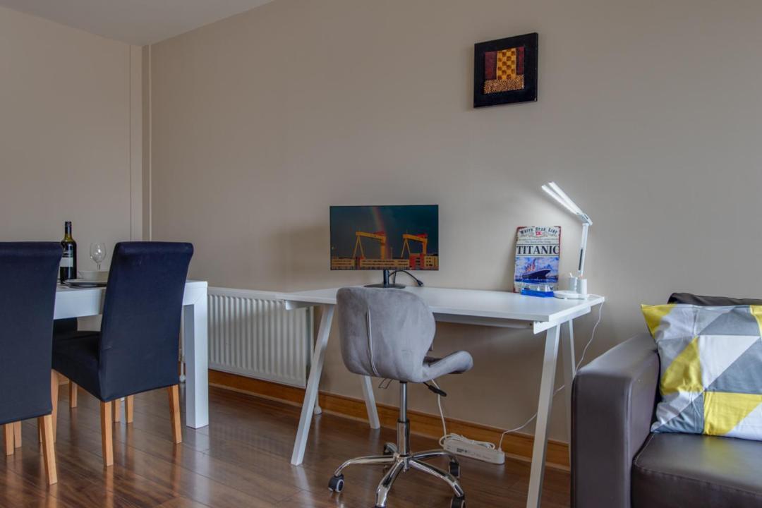 Spacious 2 Bed In Center - Free Secure Parking * Belfast