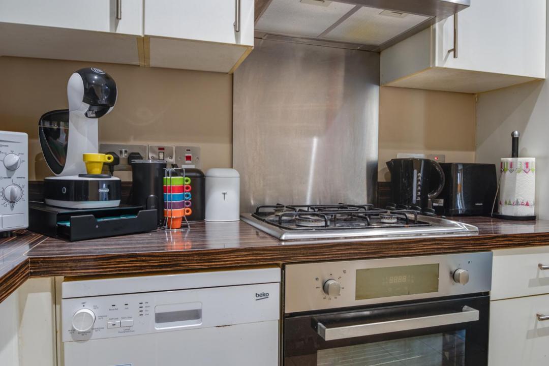 Apartment Spacious 2 Bed In Center - Free Secure Parking